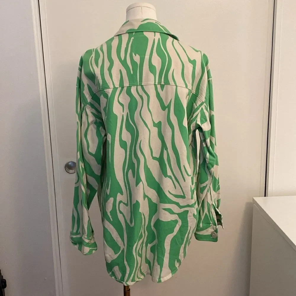 Monki Cotton Twill Swirl Print Shirt in Green Size Small - Picture 7 of 13